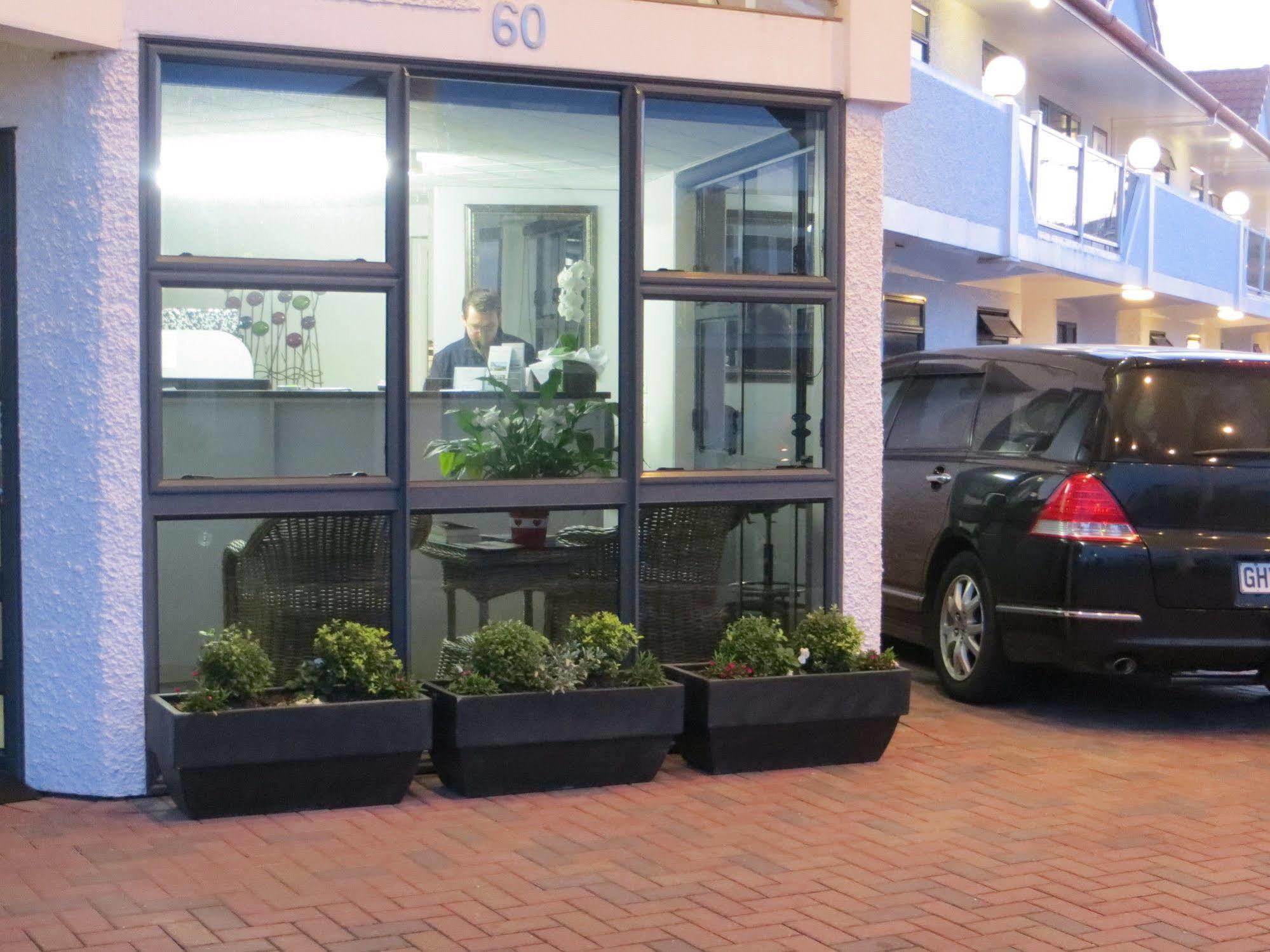 Harbour View Motel On Ahuriri Beach In Napier Nz With Sea View Suites Exterior foto