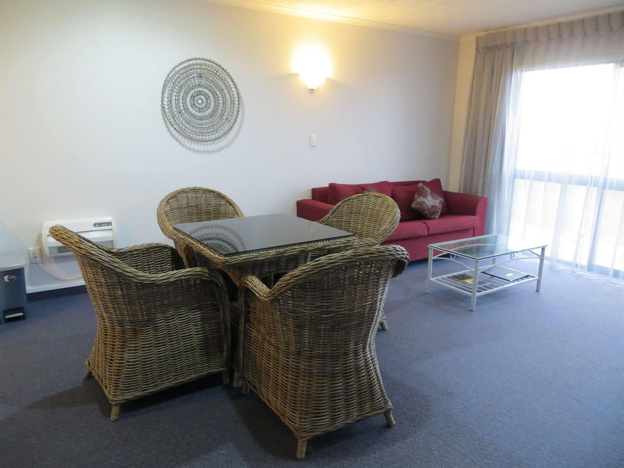 Harbour View Motel On Ahuriri Beach In Napier Nz With Sea View Suites Exterior foto